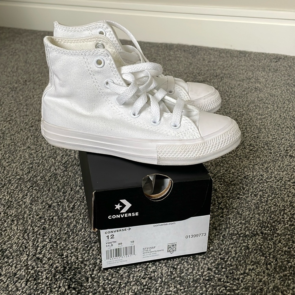 White monochrome converse high tops kids size 12